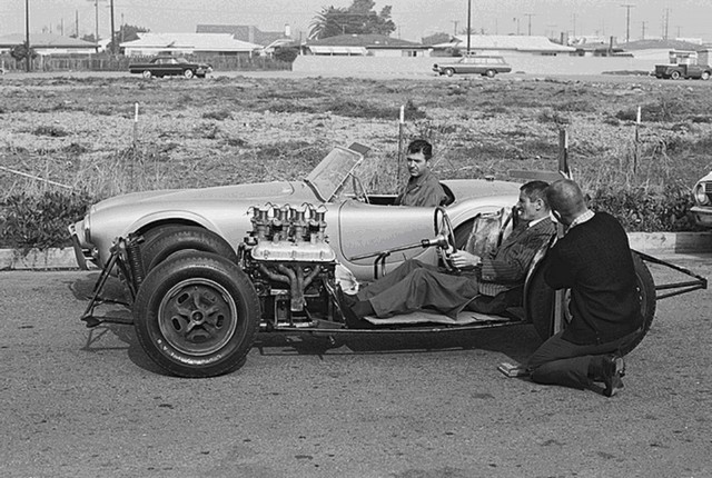 Dave MacDonald construction of the Shelby Cobra Daytona Coupe